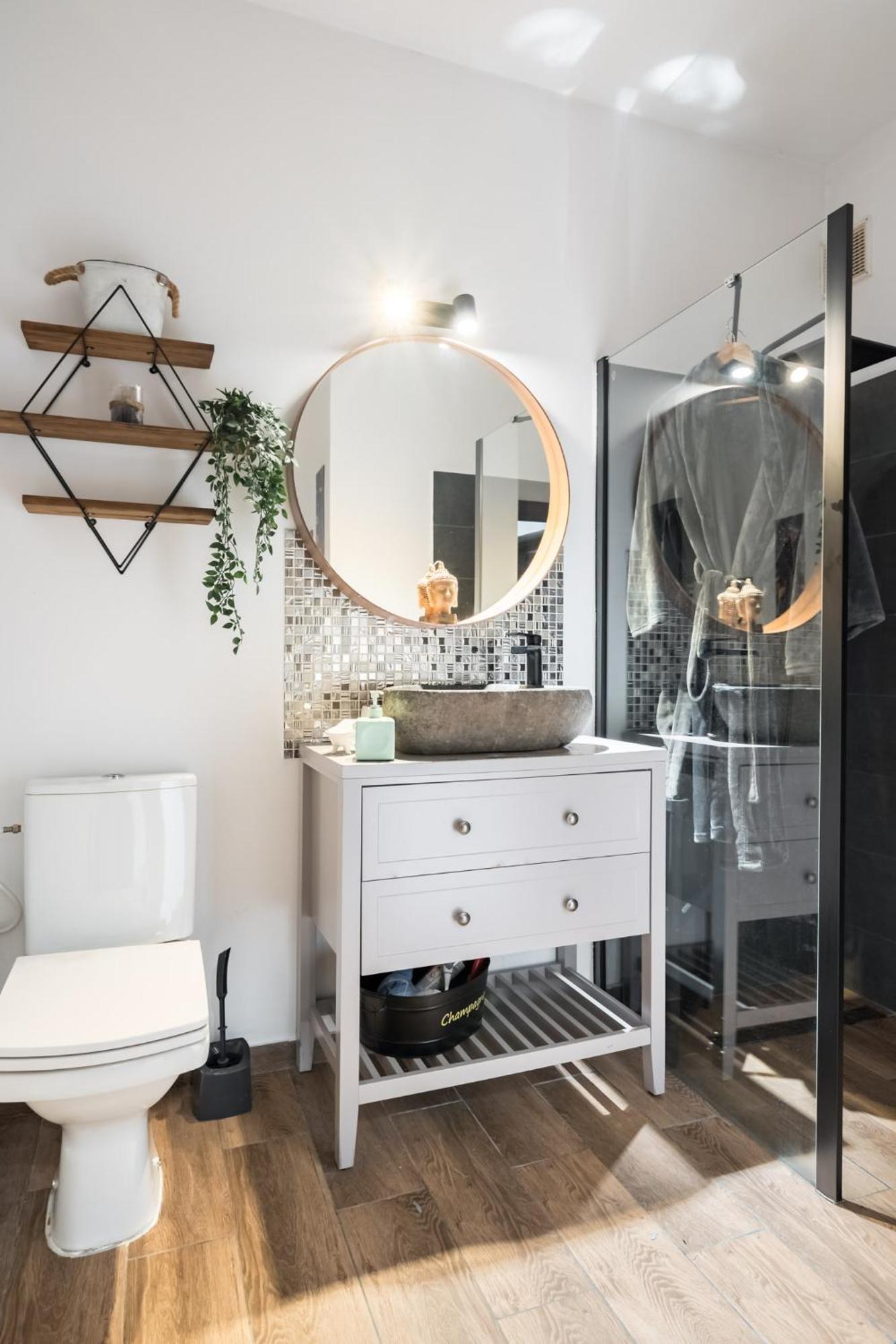 Black Rose Apartment *