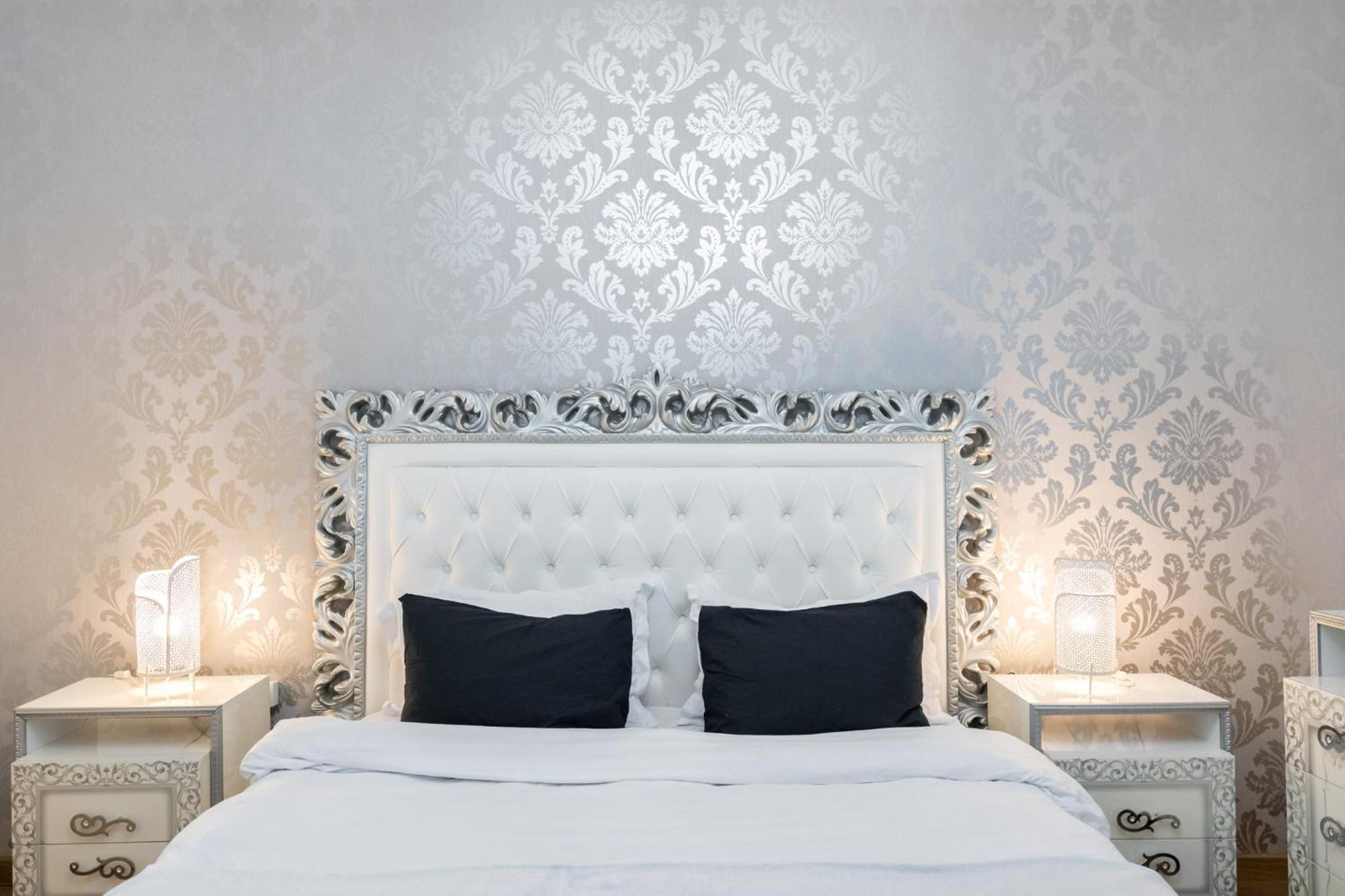 Apartment Black Rose Bucharest
