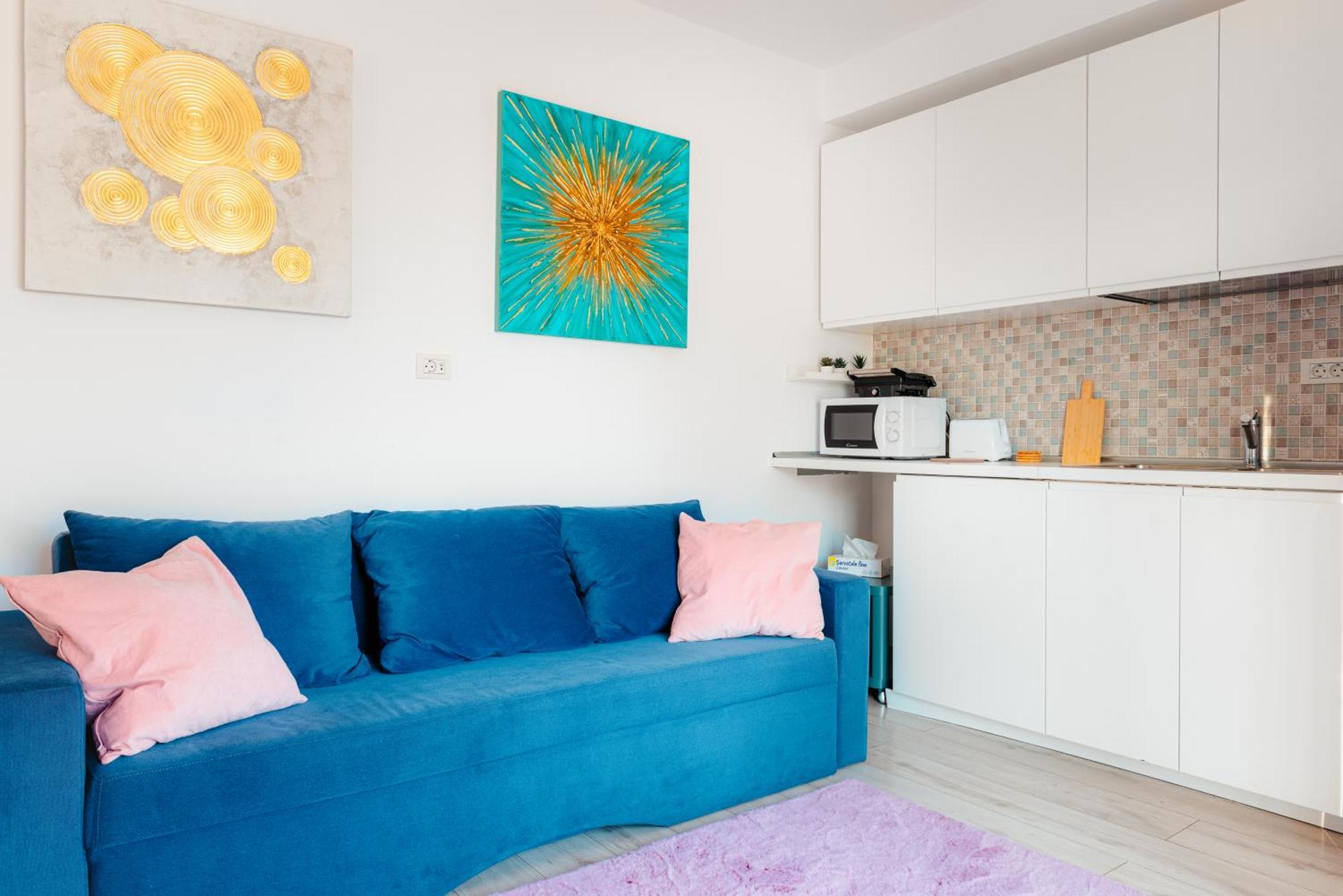 Downtown Boutique - Blue & Pink Apartment Bucharest