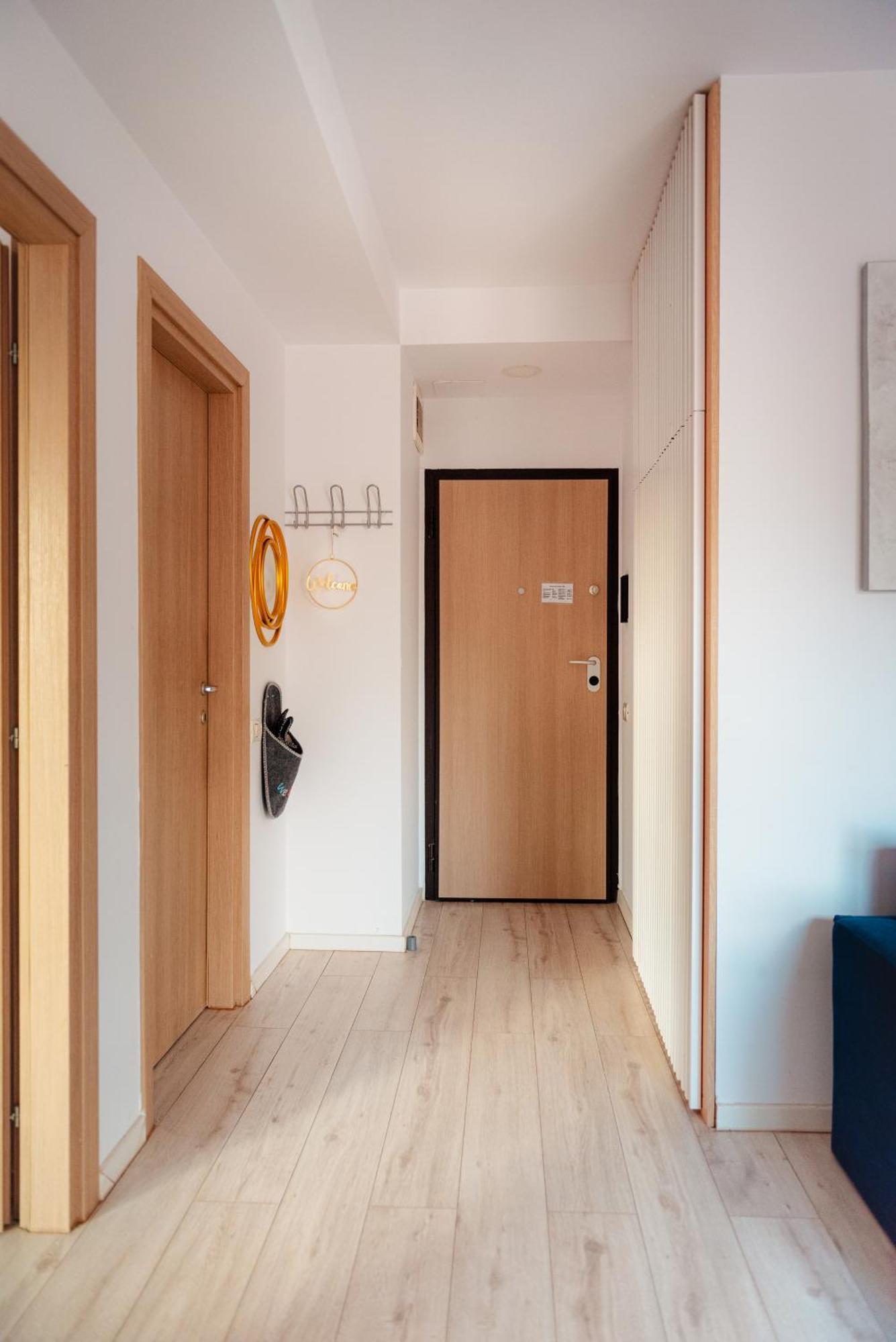 Downtown Boutique - Blue & Pink Apartment Bucharest