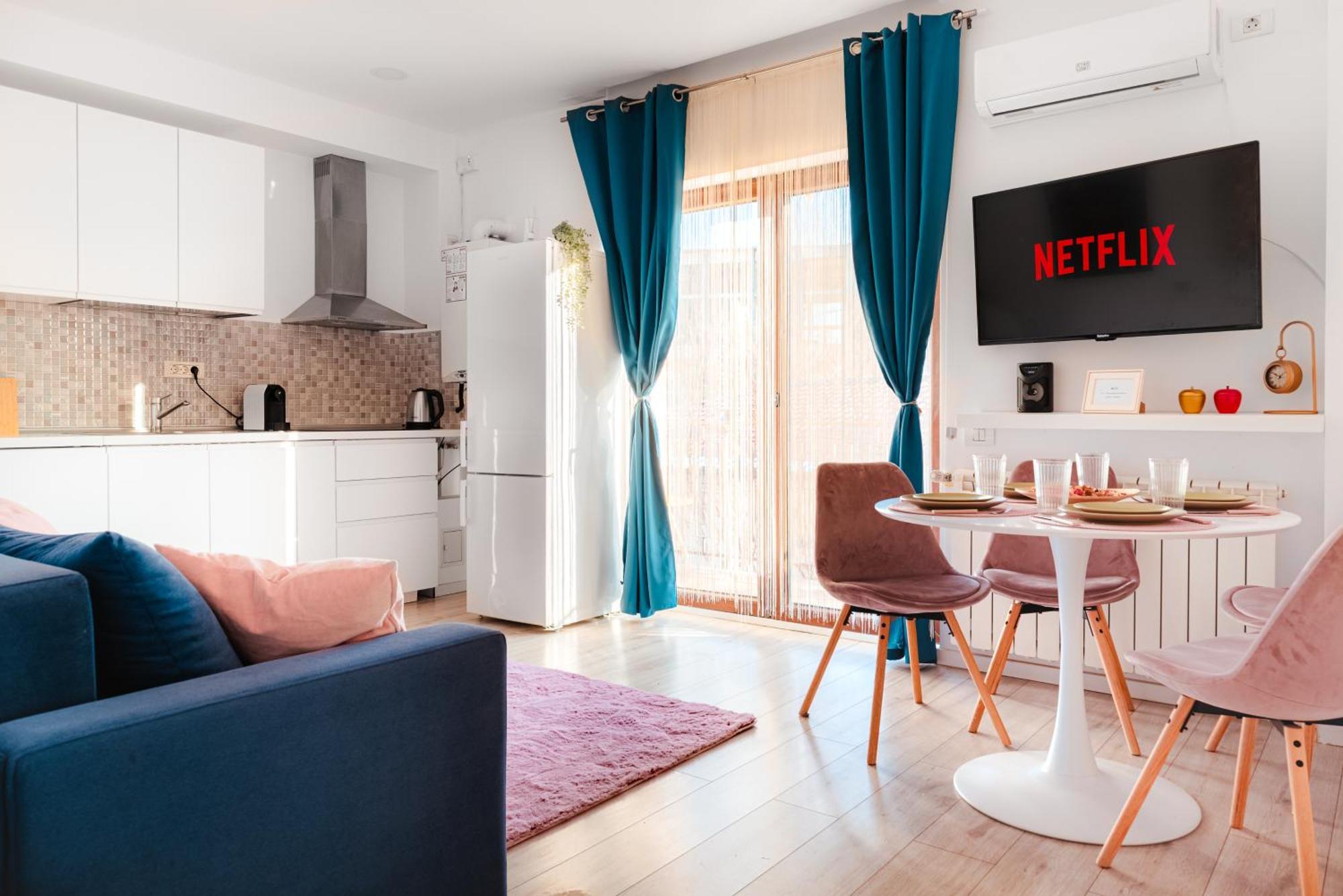 Apartment Downtown Boutique - Blue & Pink Bucharest