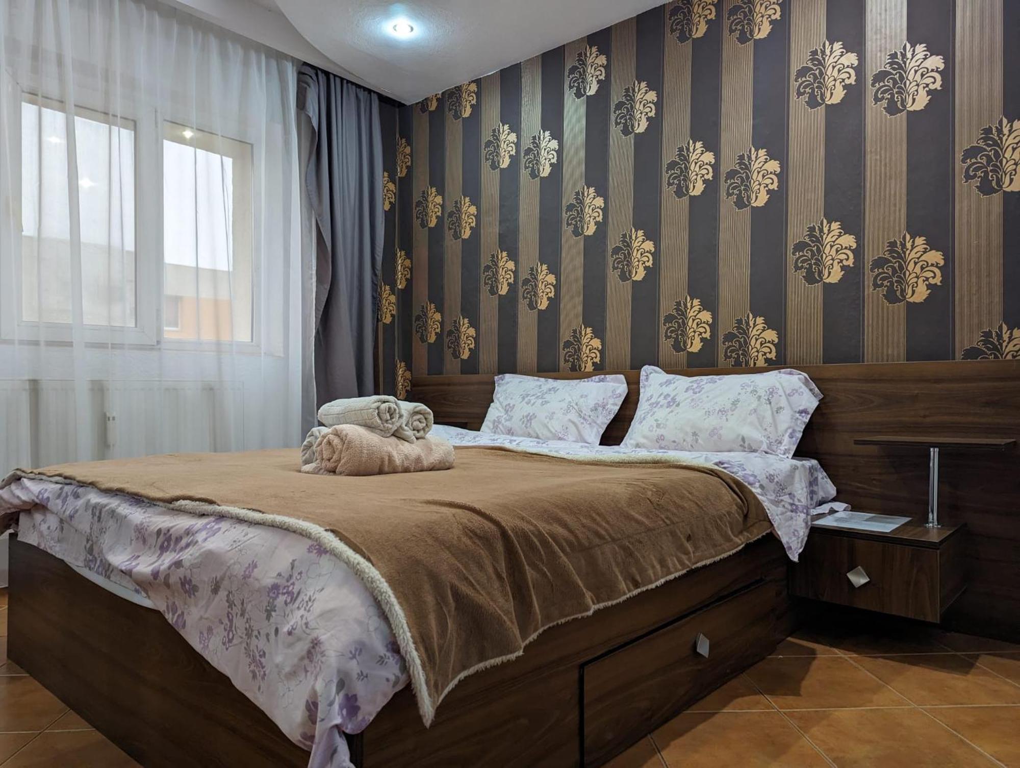 Modern Oasis With A Cozy Fireplace Your Stylish Minutes From Downtown Apartament *