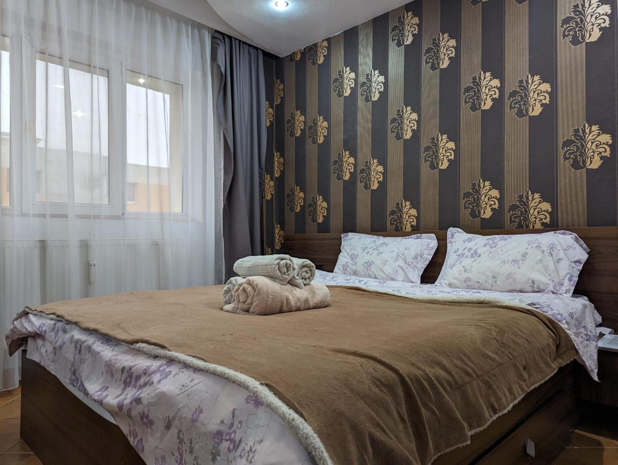 Apartament Modern Oasis With A Cozy Fireplace Your Stylish Minutes From Downtown *
