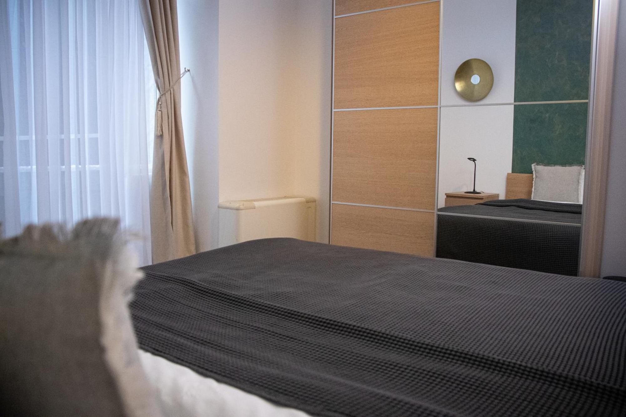 House4you - Balcescu * Bucureşti