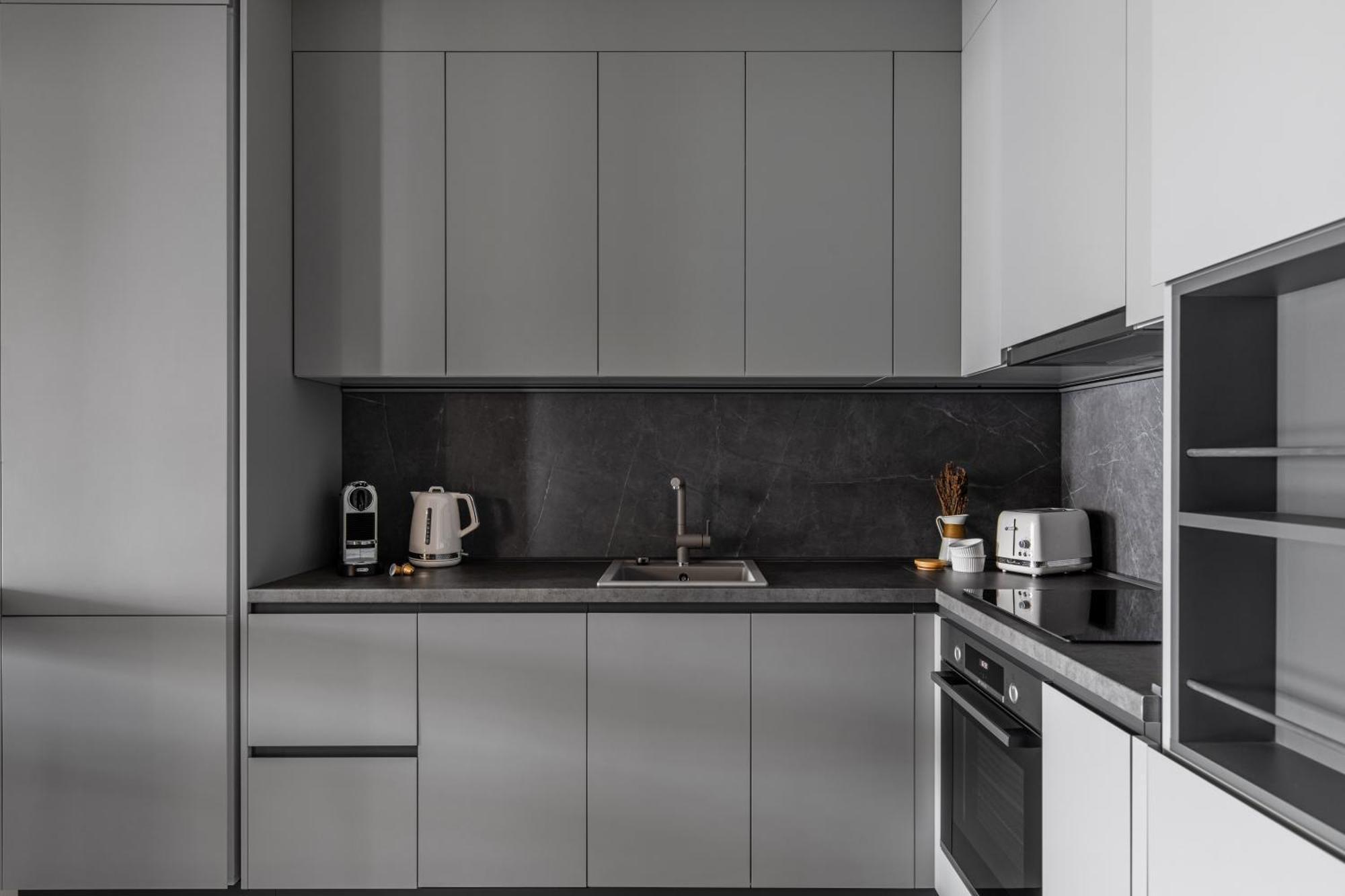 Urbanstay - Prime Location Designer