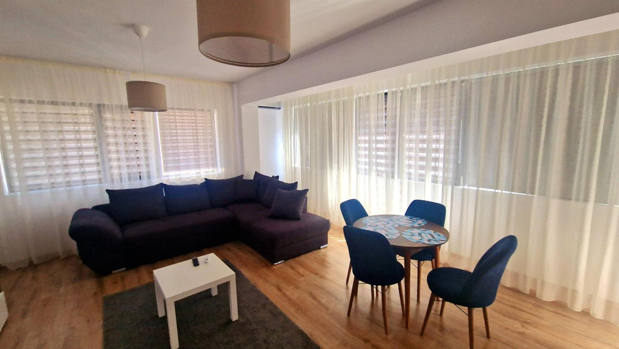 White Flat * Bucureşti