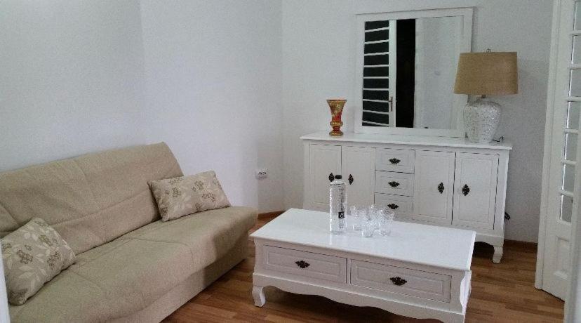 - Heart Of - Sector 1 - New Renovated - Open Space Apartment