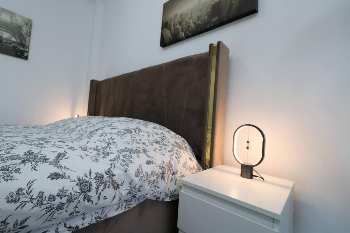 Charming City Center - Free Minibar * Bucharest