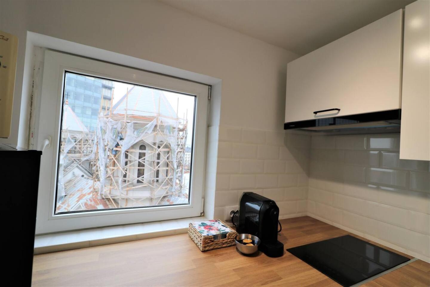 Charming City Center - Free Minibar Apartment Bucharest