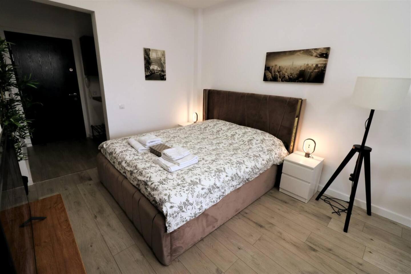 Apartment Charming City Center - Free Minibar Bucharest