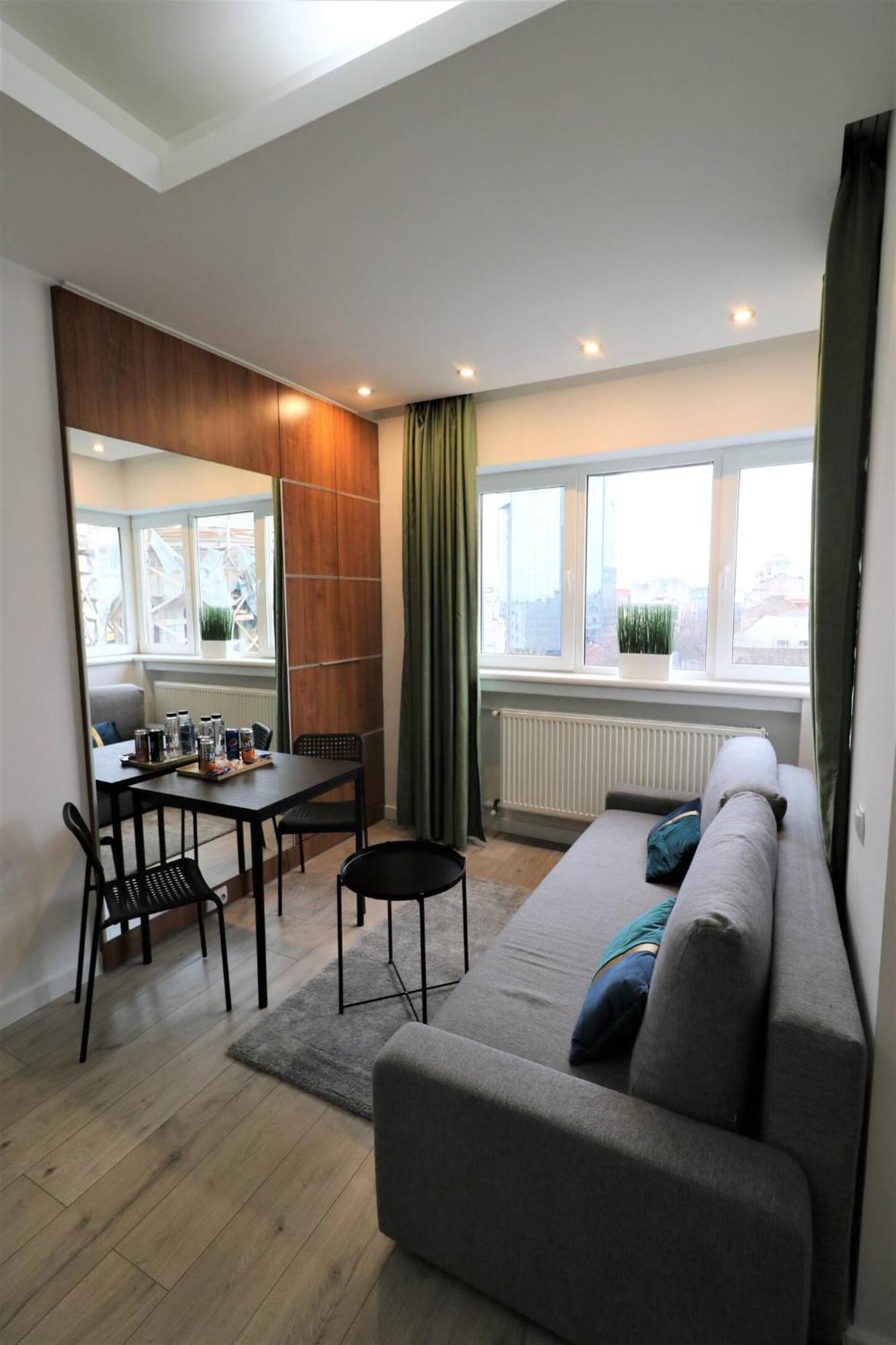 Charming City Center - Free Minibar Apartment Bucharest