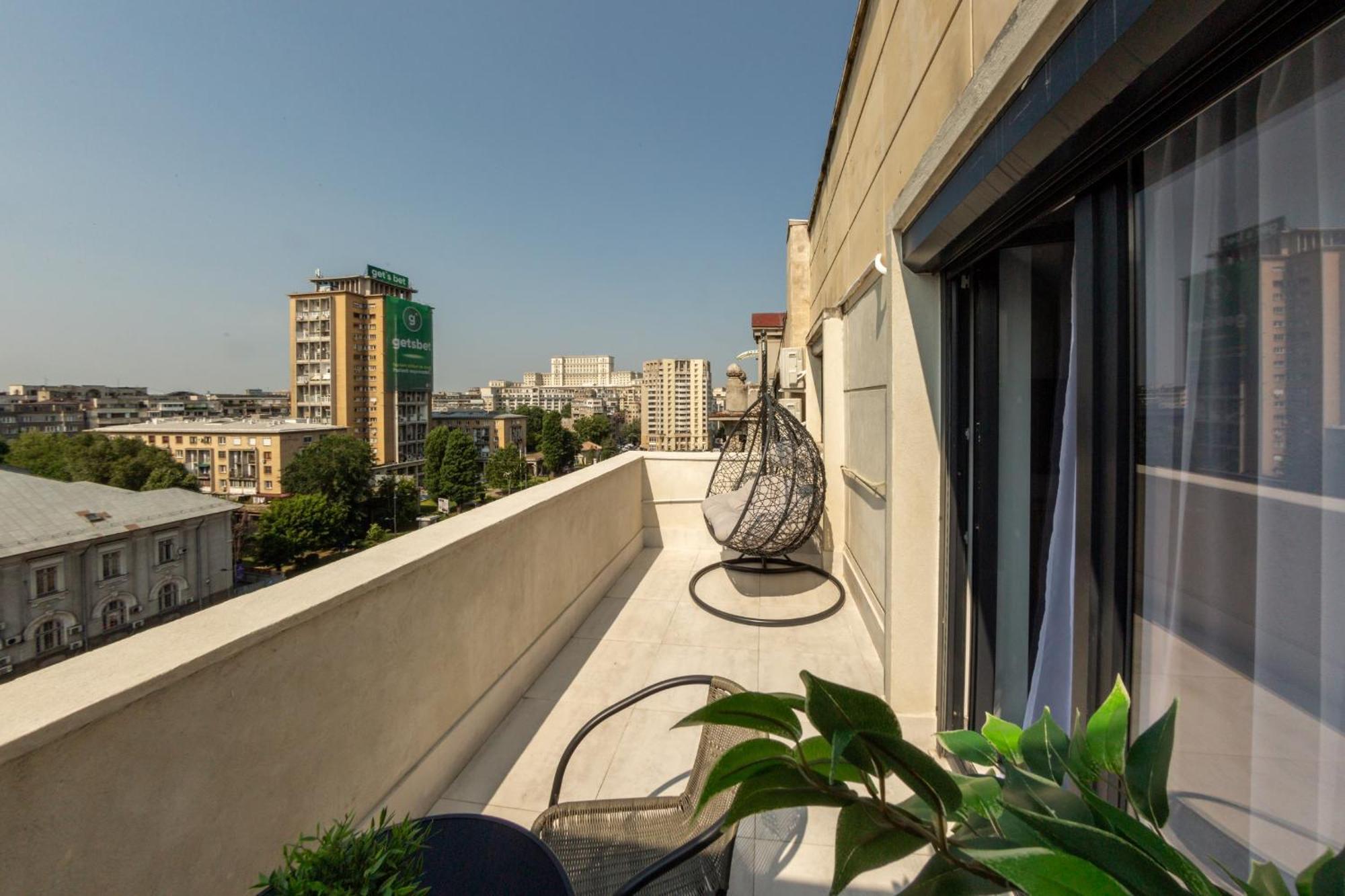 Elegant 1br - Old Town Sapphire - River View Apartment