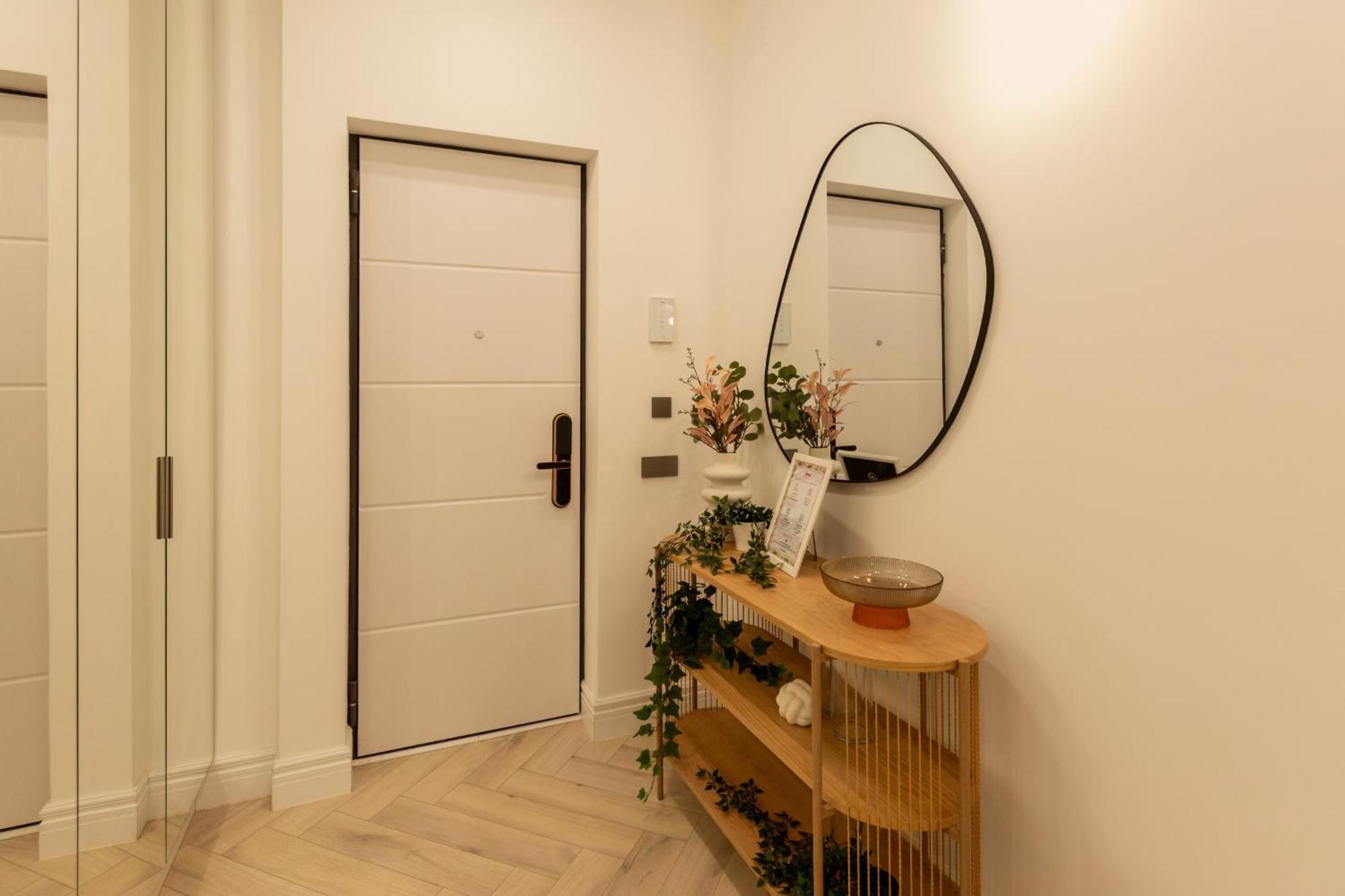 Apartment Elegant 1br - Old Town Sapphire - River View Bucharest