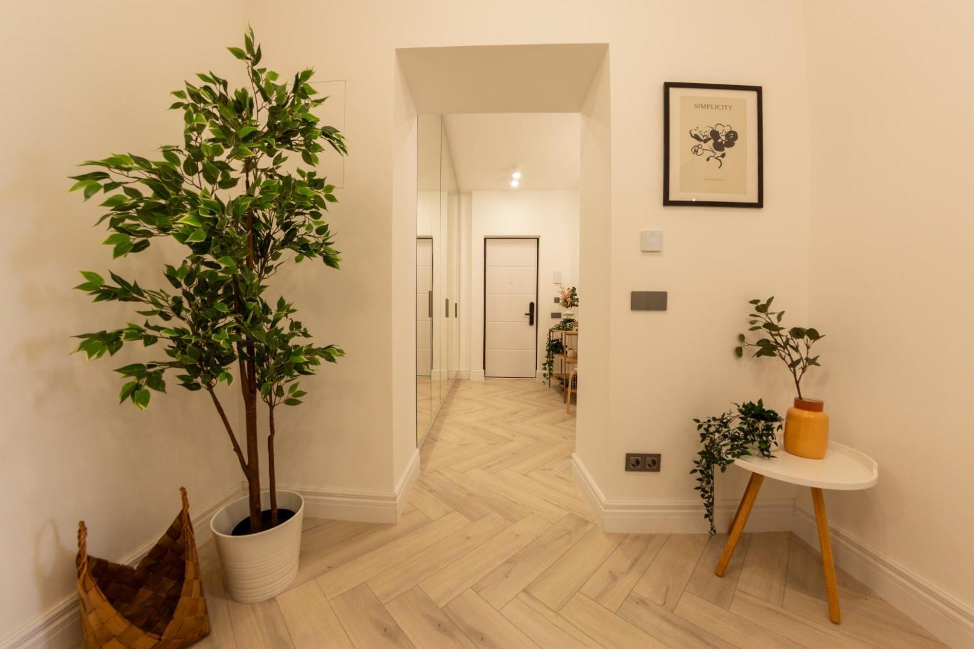 Apartment Elegant 1br - Old Town Sapphire - River View Bucharest