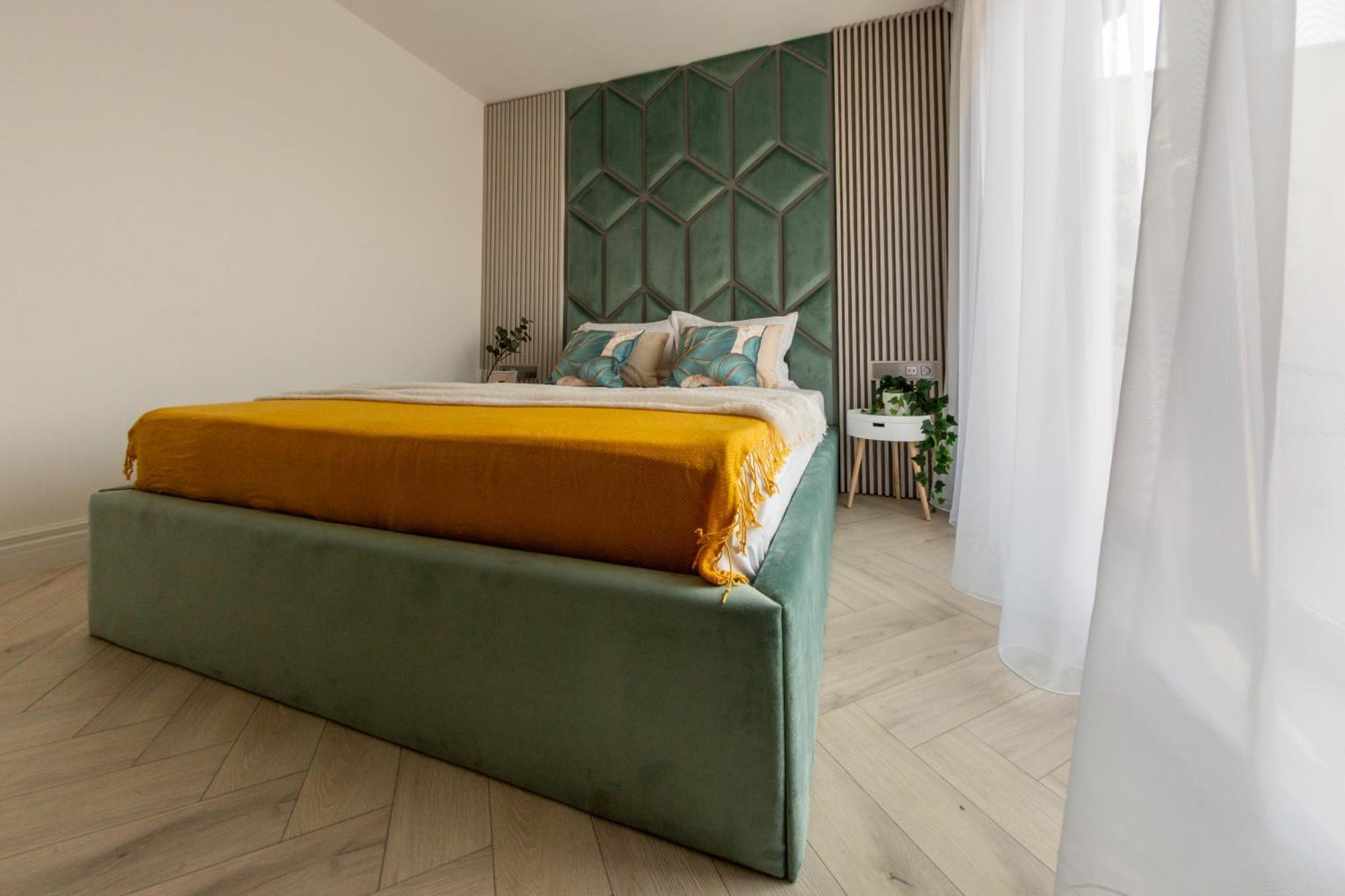 Elegant 1br - Old Town Sapphire - River View Apartment
