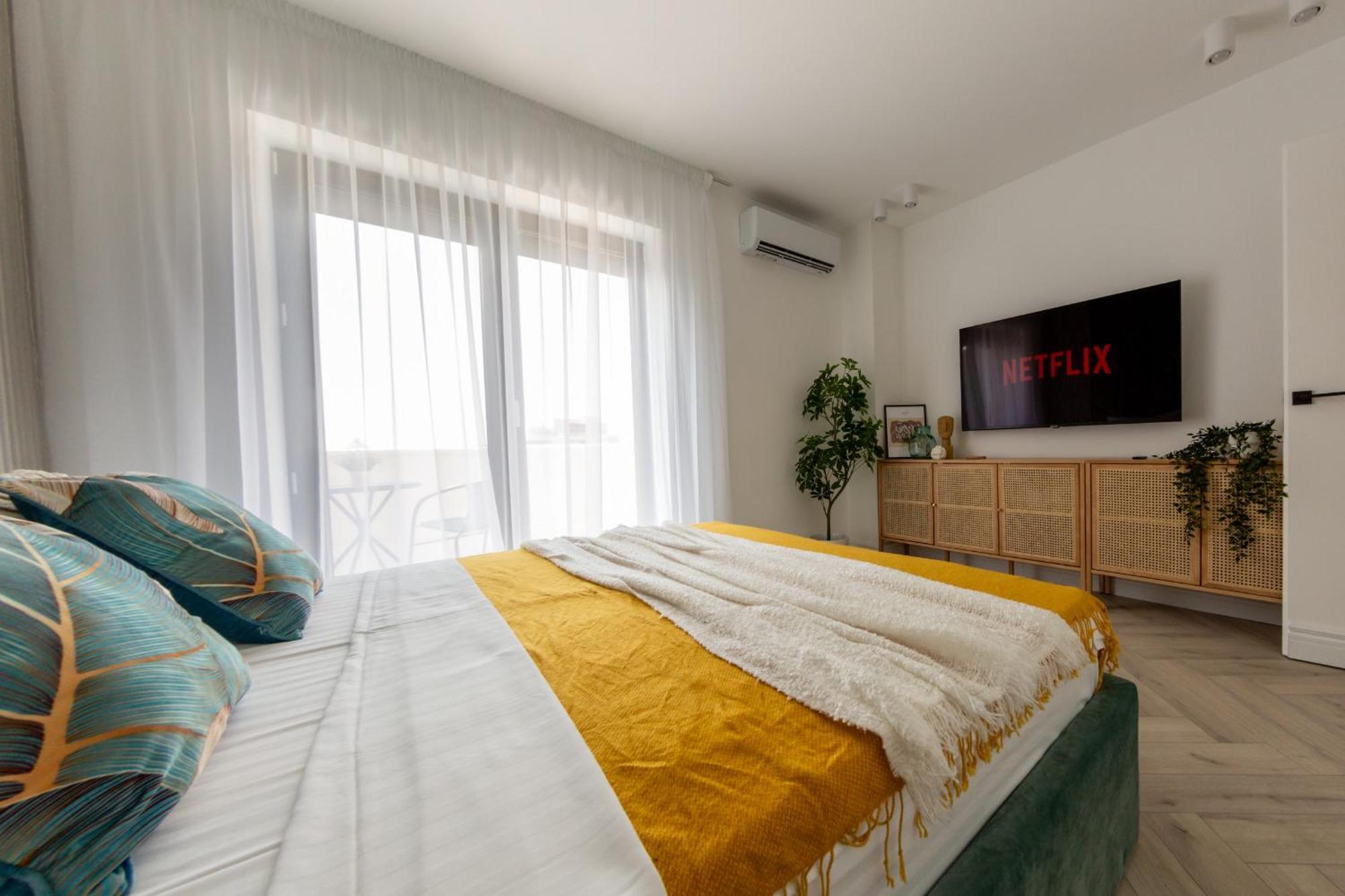 Elegant 1br - Old Town Sapphire - River View