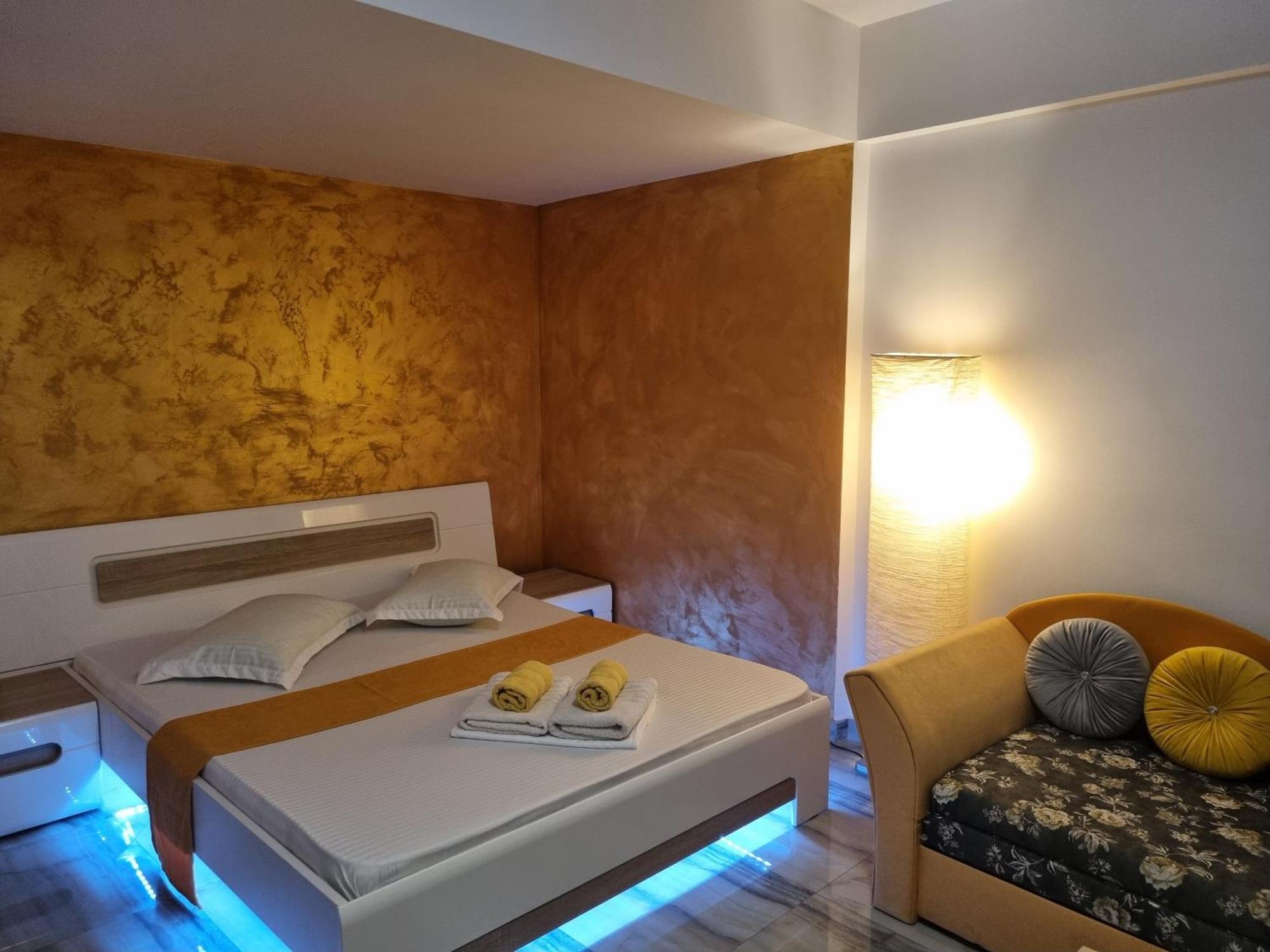Golden Studio- Panoramic View With Terrace Apartament