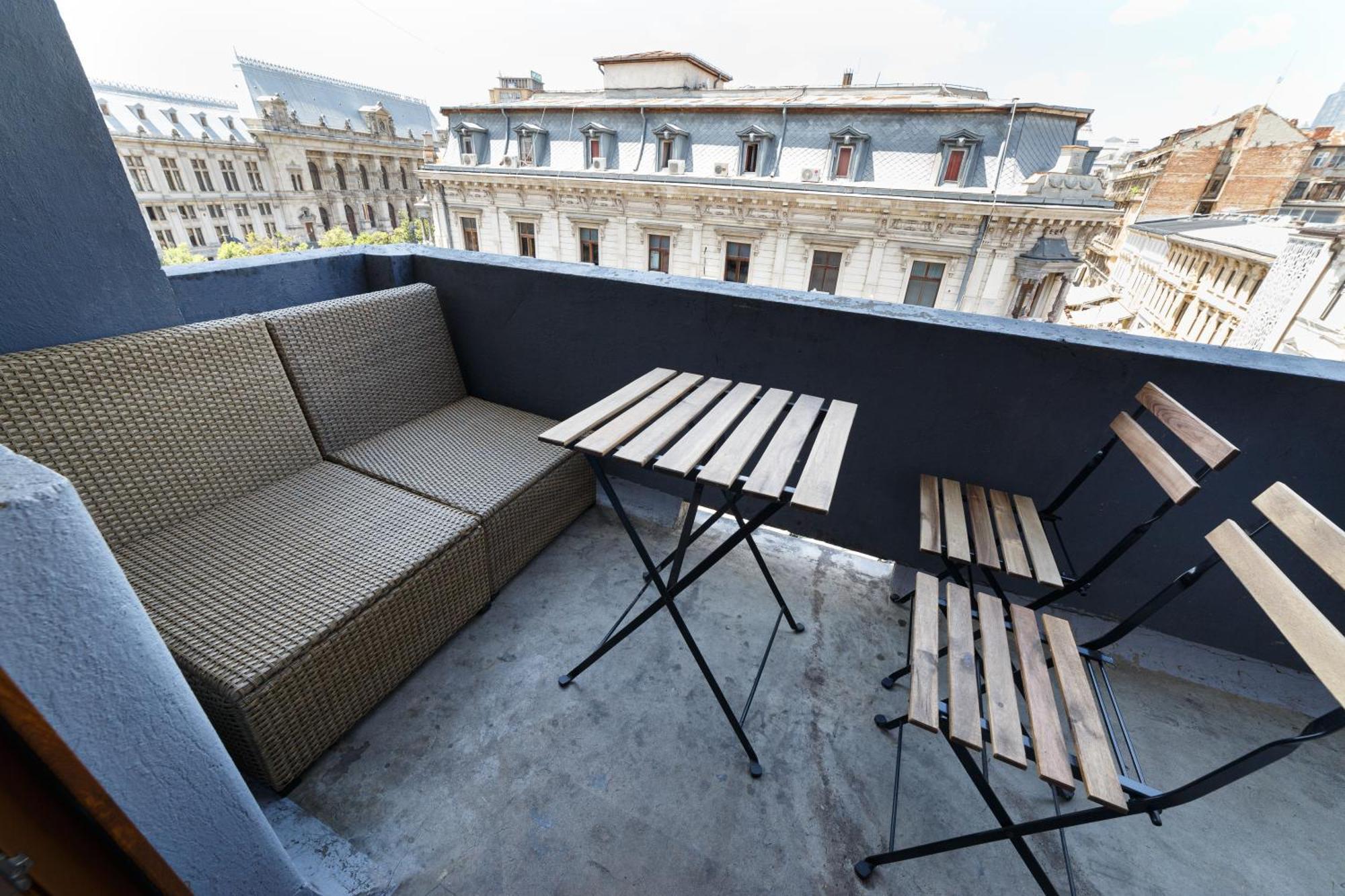 Apartment Color Franceza St *