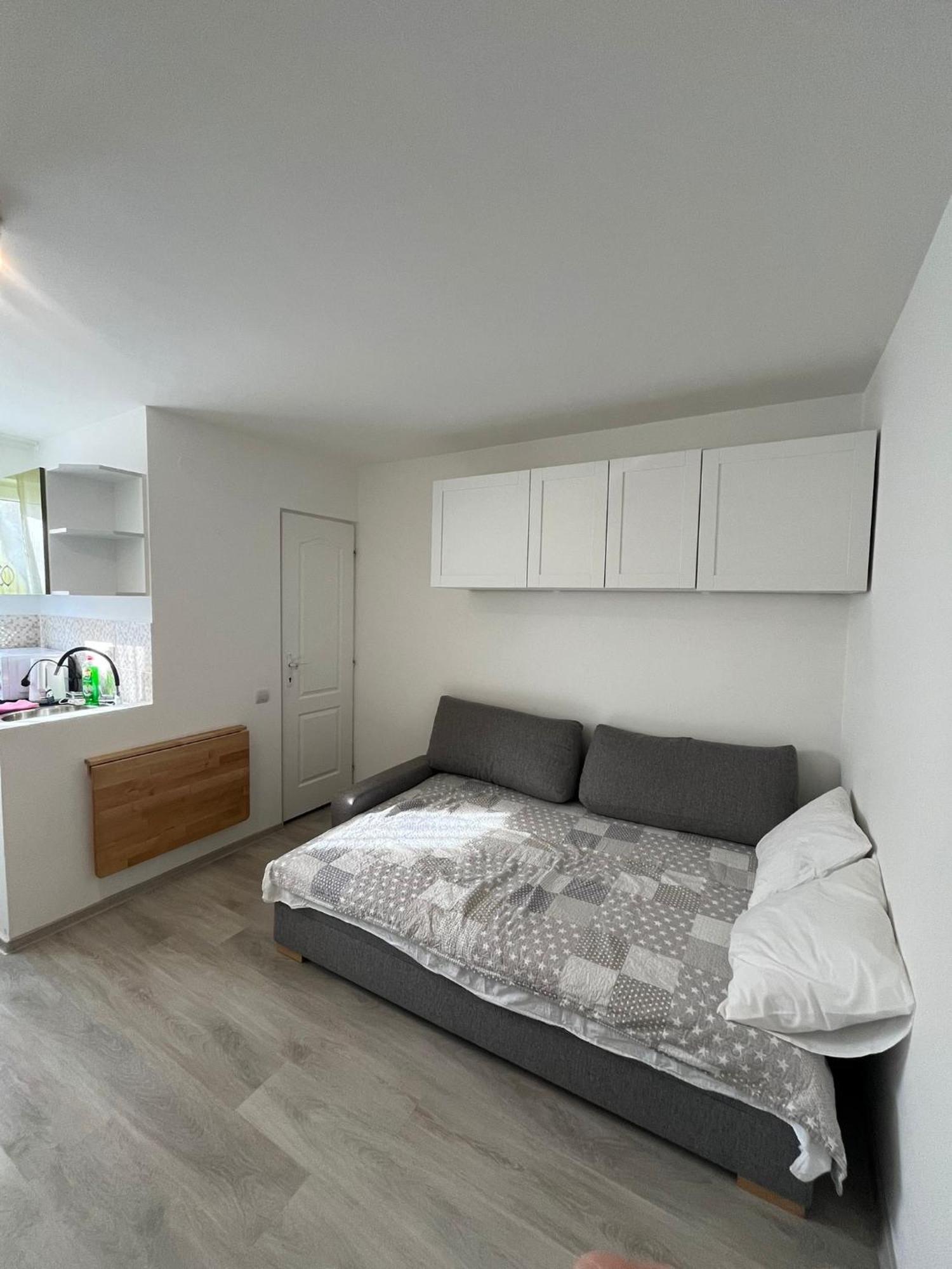 Small Studio Near The Metro Station Apartment Bucharest