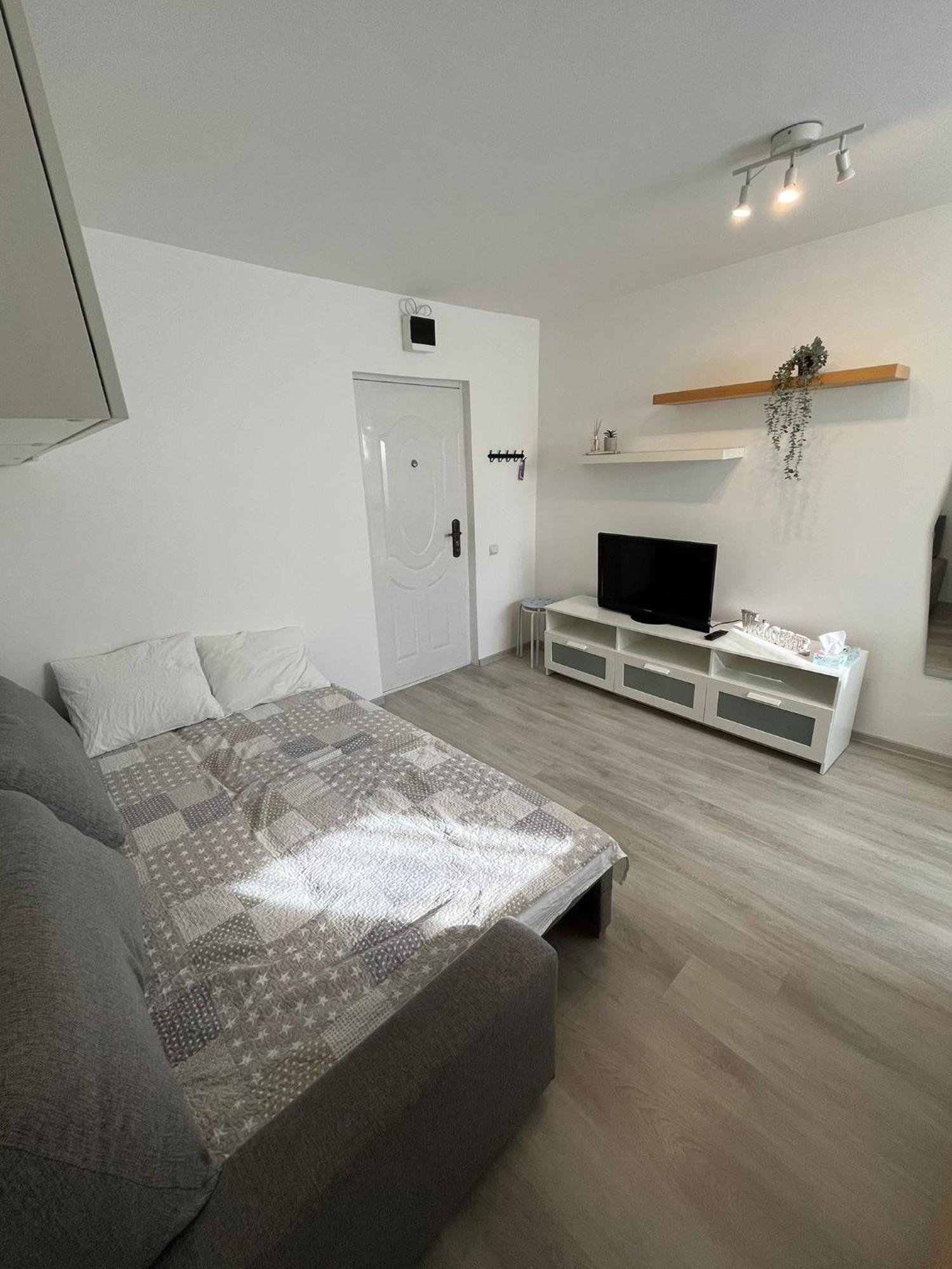 Small Studio Near The Metro Station Bucharest