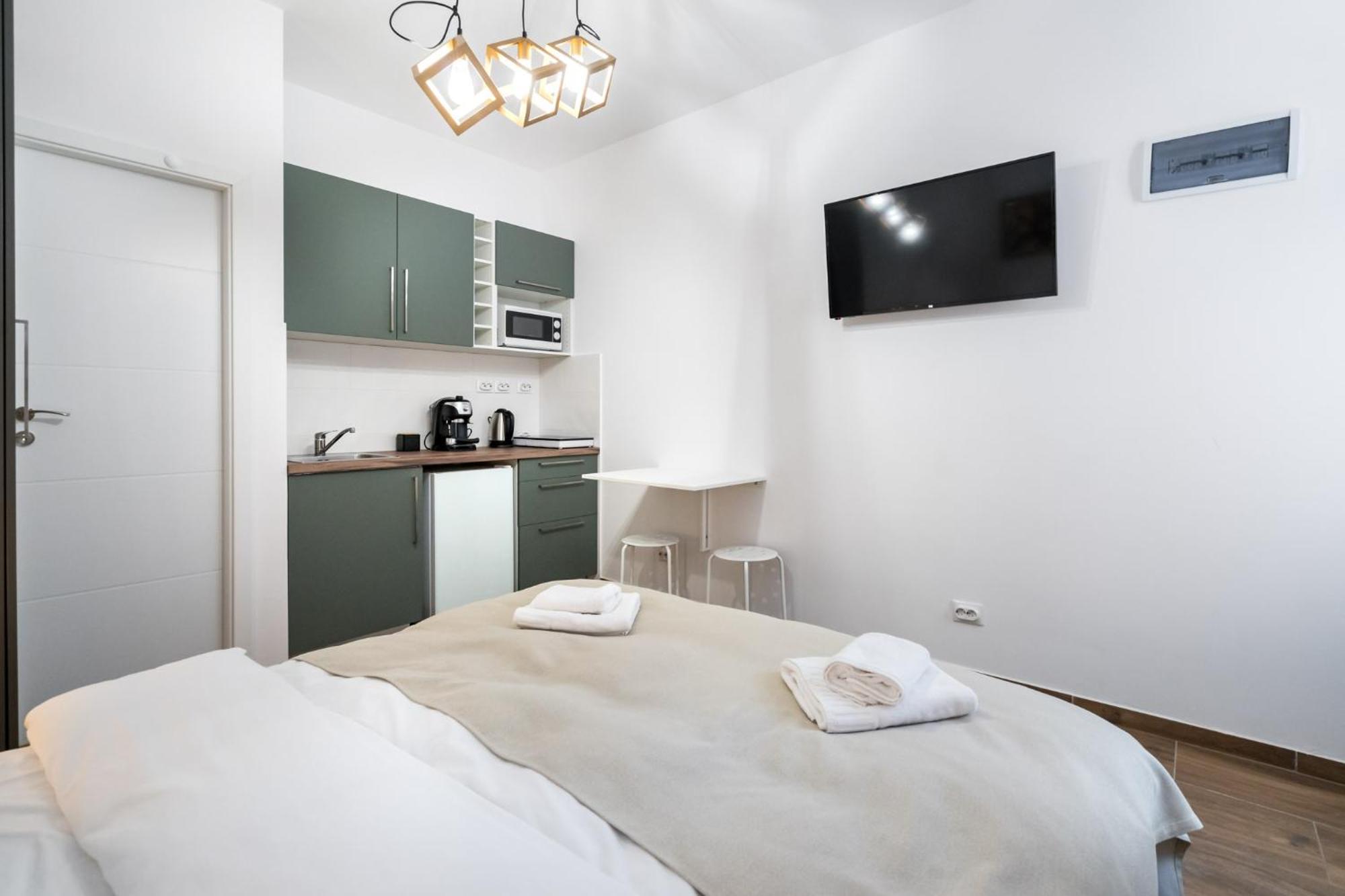 Urban Walls 5b Apartment *