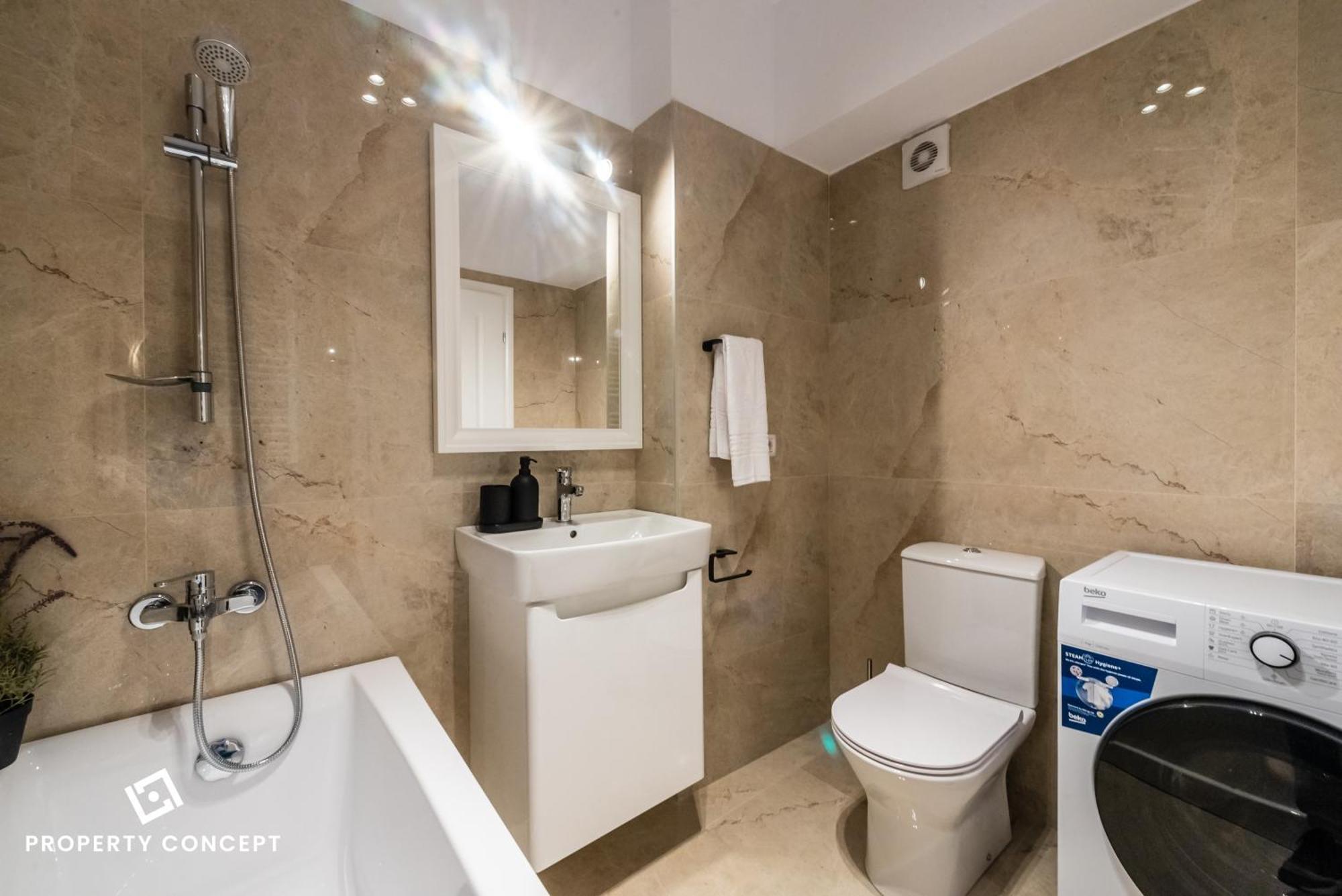 Spacious 1022 Apartment *