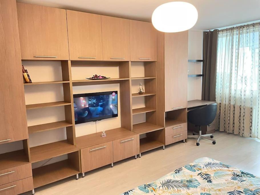 Studio Carol - Rond Baba Novac *