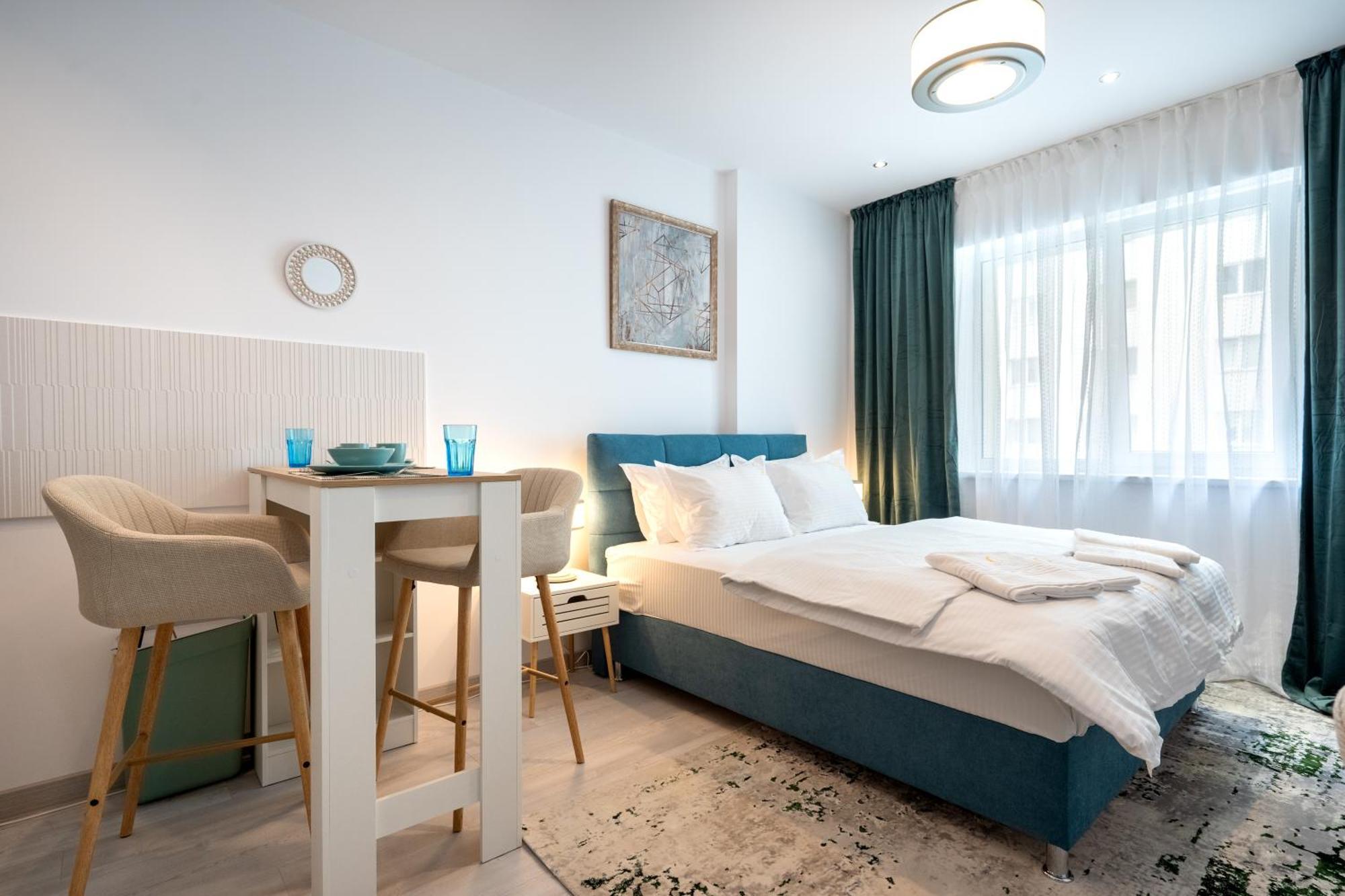 Charlotte Grand Bucureşti