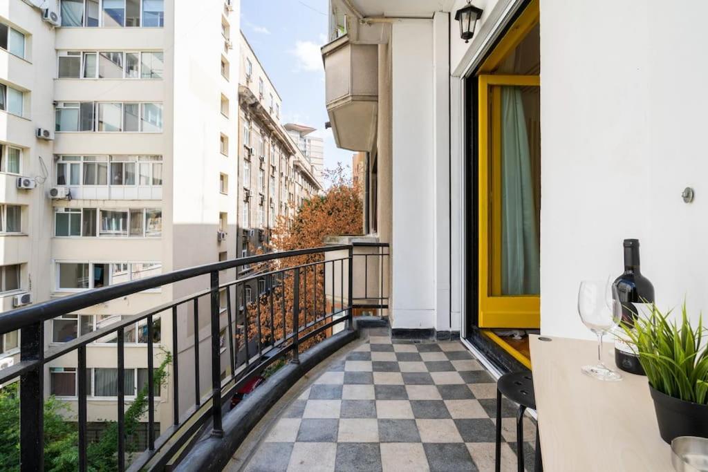 Quiet And Classic With Cismigiu Park View * Bucharest