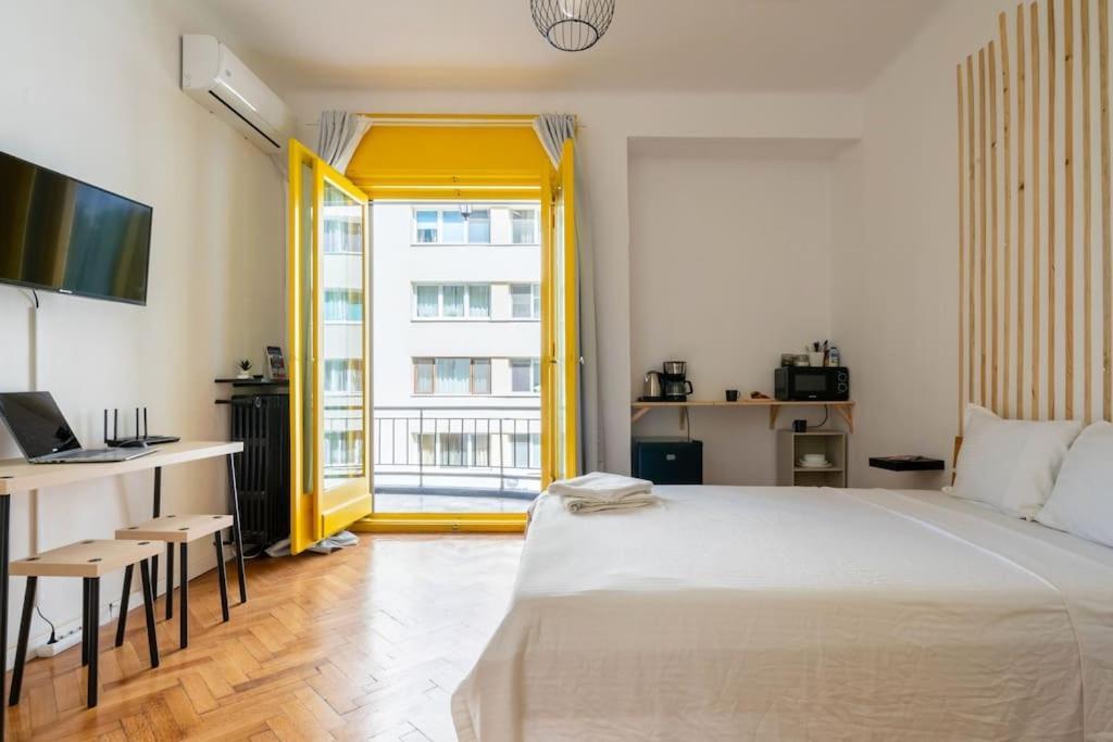 Quiet And Classic With Cismigiu Park View Apartment