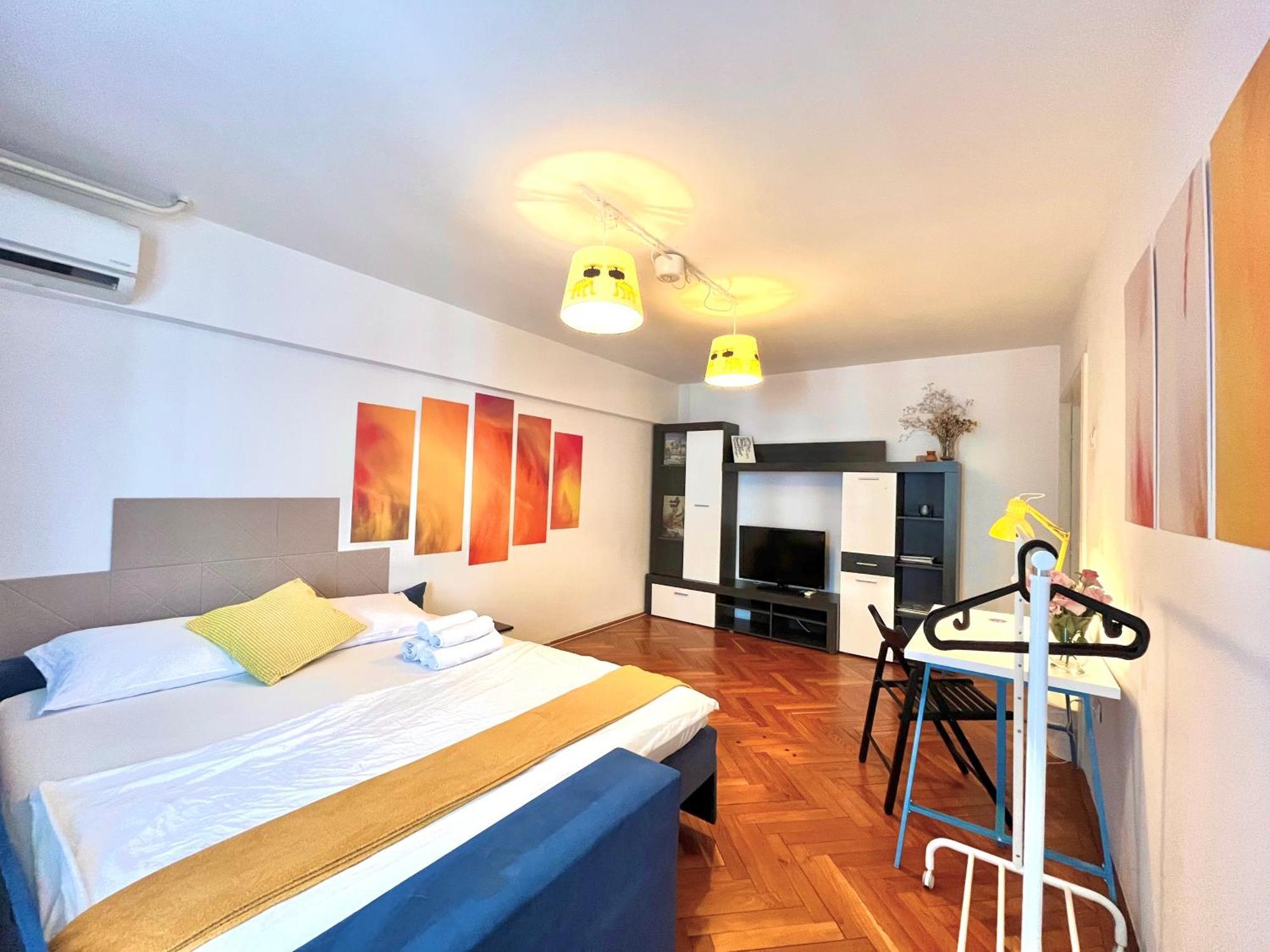Center Unirii Square Private With View - Shared Amenities *