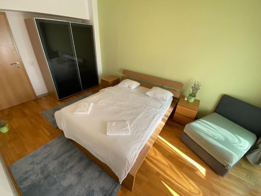 214 With Private Parking * Bucharest