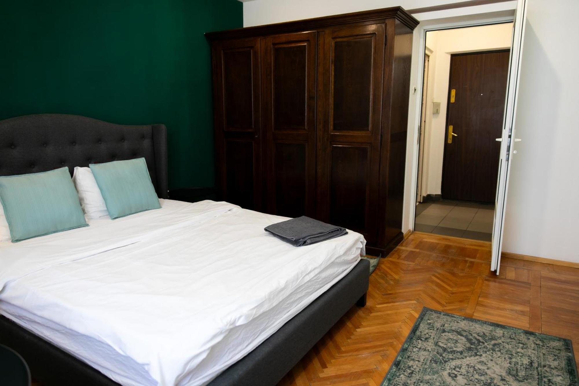 Apartament Color Blv Elisabeta 23 *