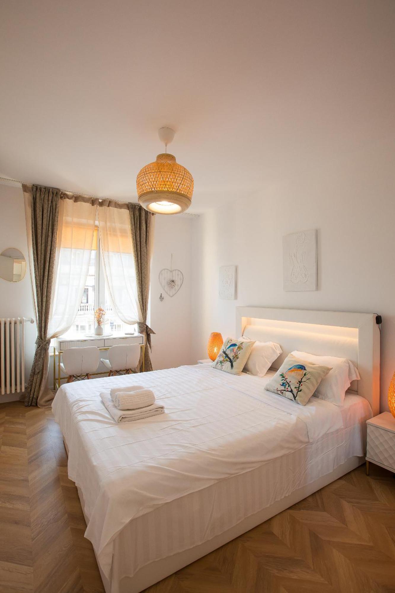 Venus I Elegant With View On Calea Victoriei Apartment Bucharest