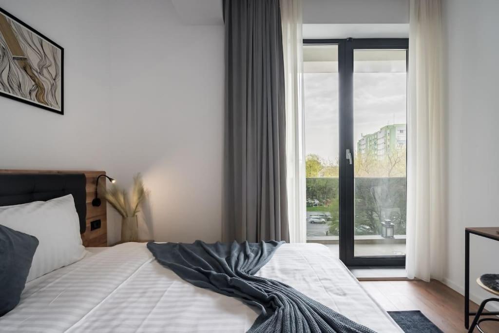 15 - New Building & Parking Apartamento