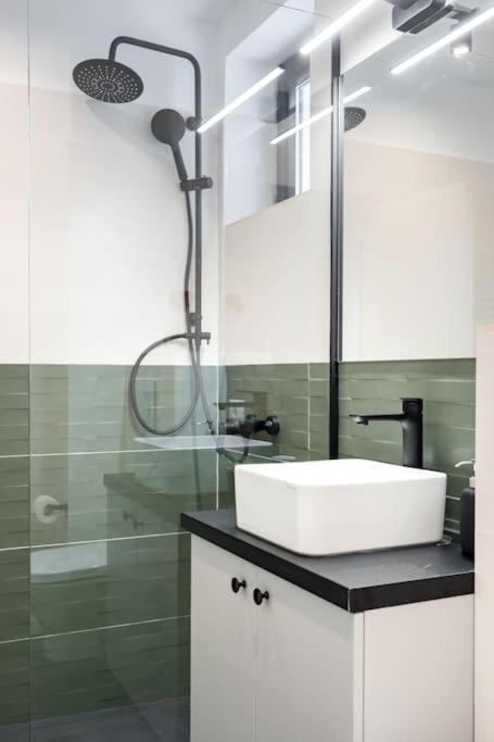 Sunny 4br Flat - Location - Charming Balcony * Bucharest