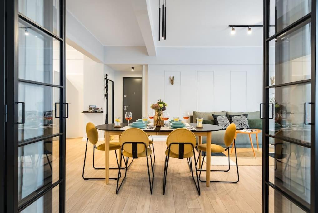 Apartment Sunny 4br Flat - Location - Charming Balcony