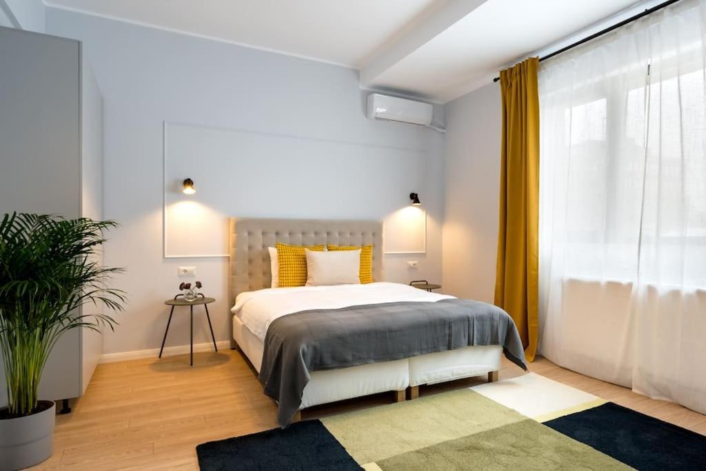 Apartment Sunny 4br Flat - Location - Charming Balcony *