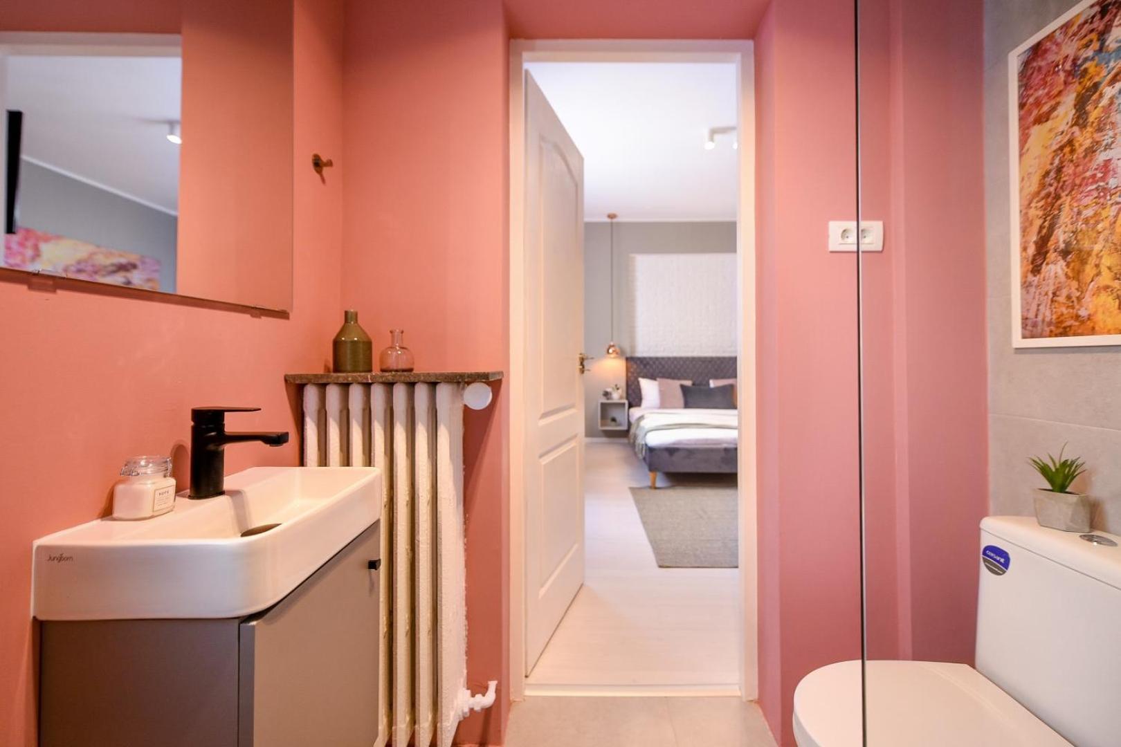 Apartment Piata Romana Modern Bucharest