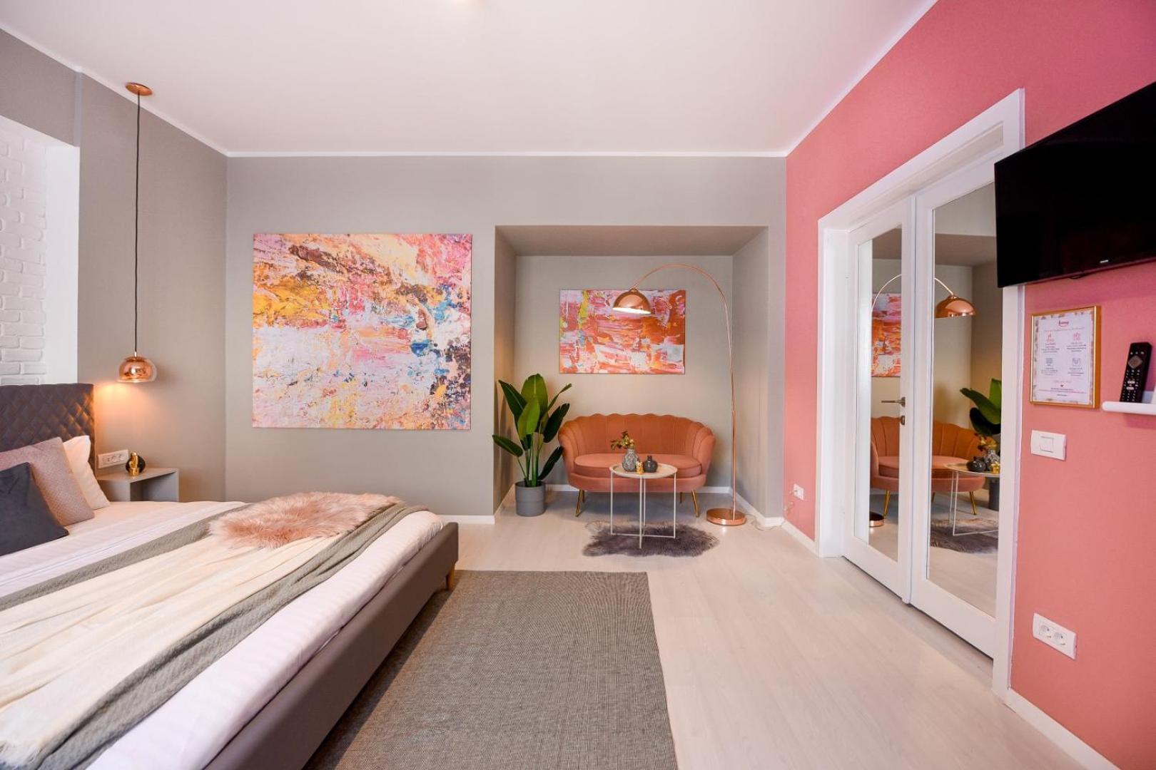 Piata Romana Modern Apartment