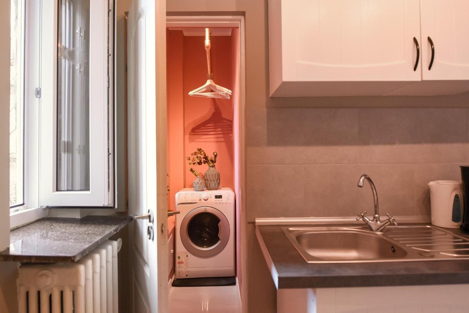 Apartment Piata Romana Modern Bucharest