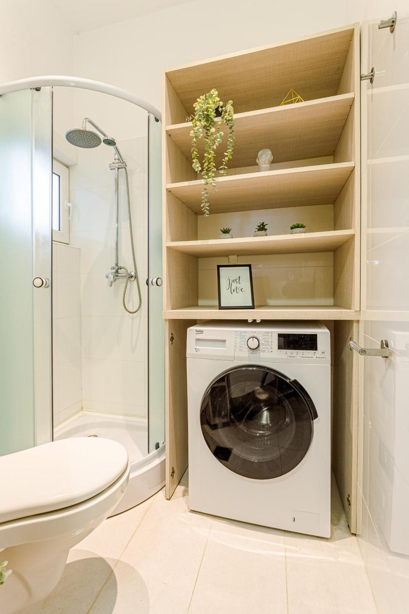 Centric Charm - Modern Living Apartment
