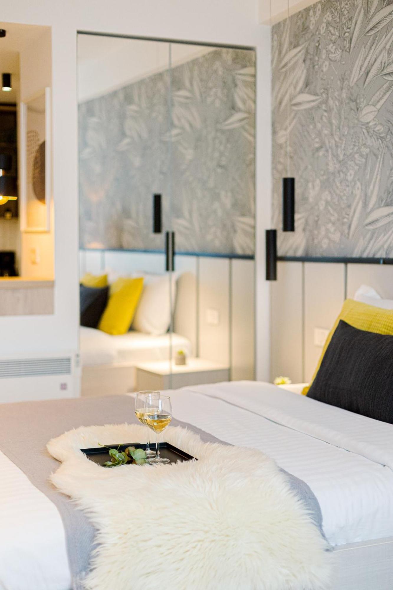 Centric Charm - Modern Living