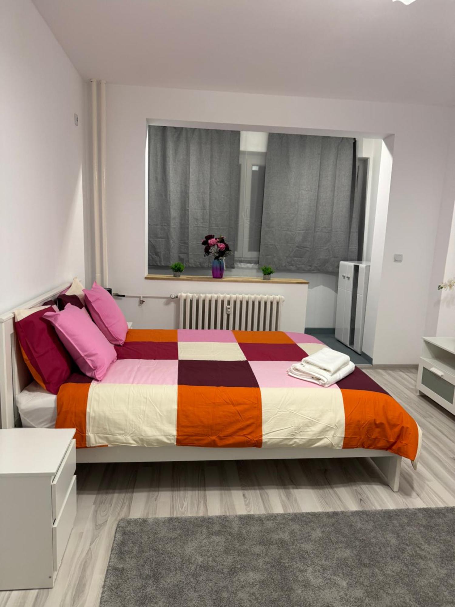 Titan Park Apartment *