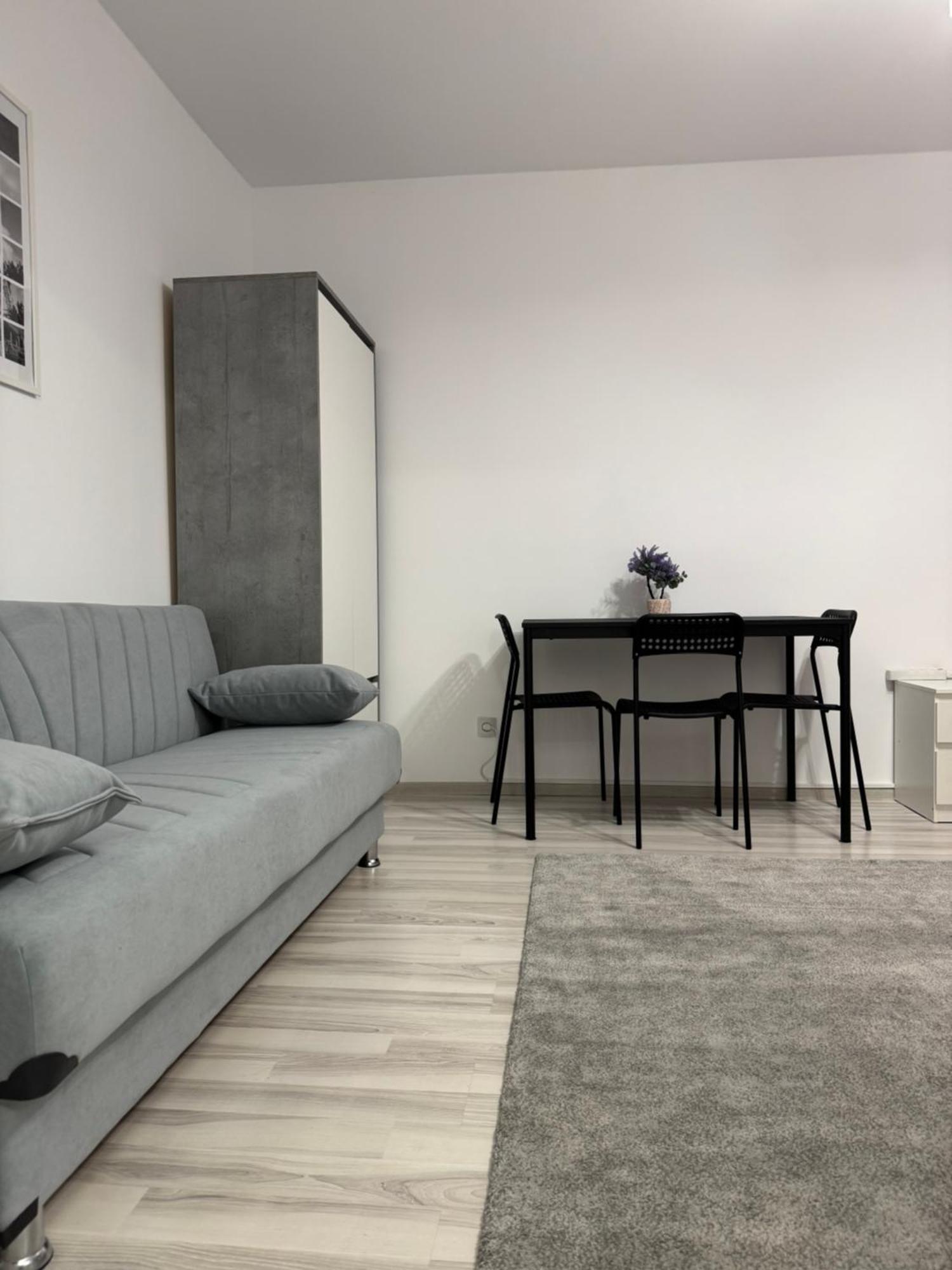 Titan Park Apartment
