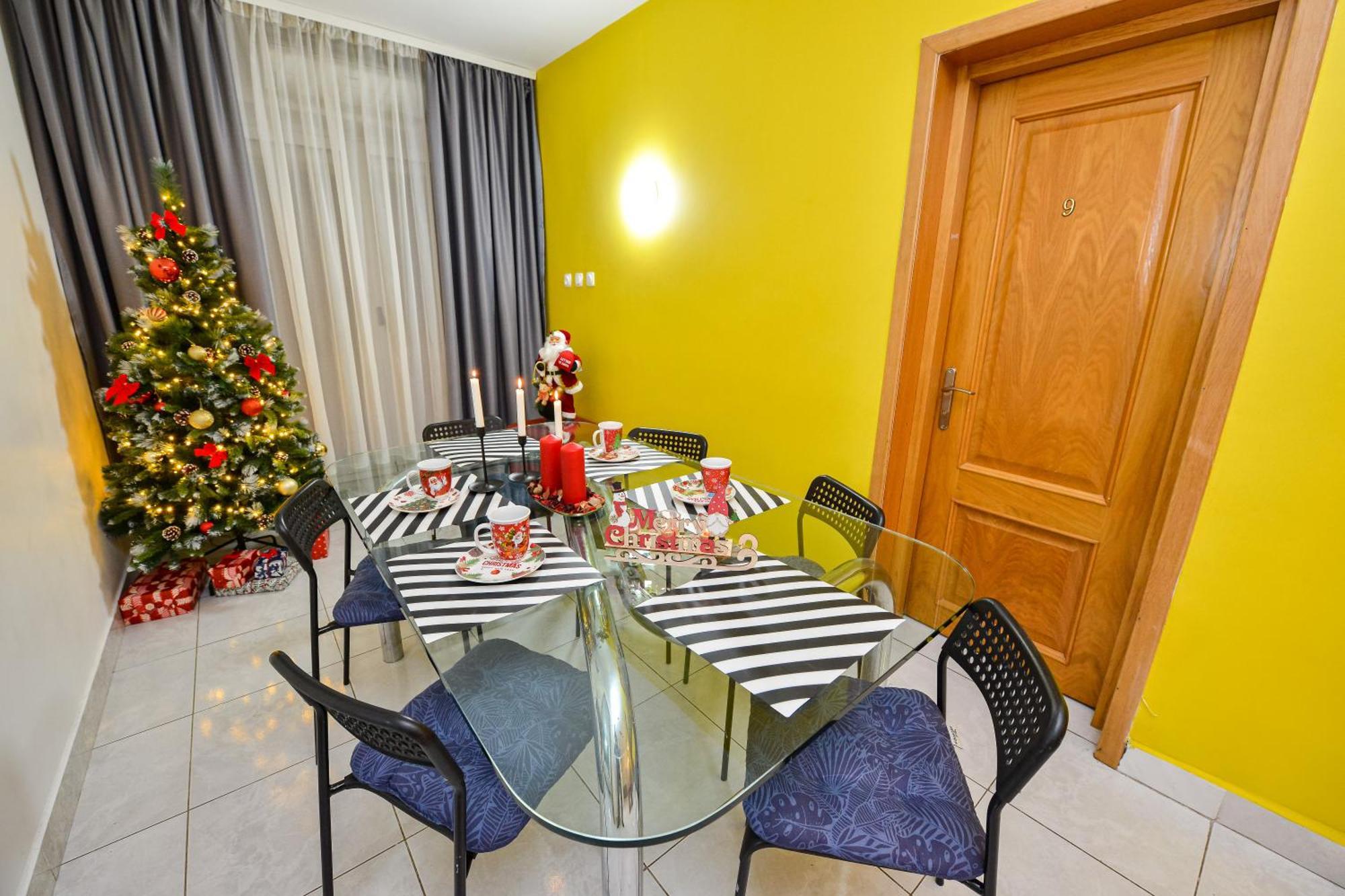 Ideal Center Apartment *