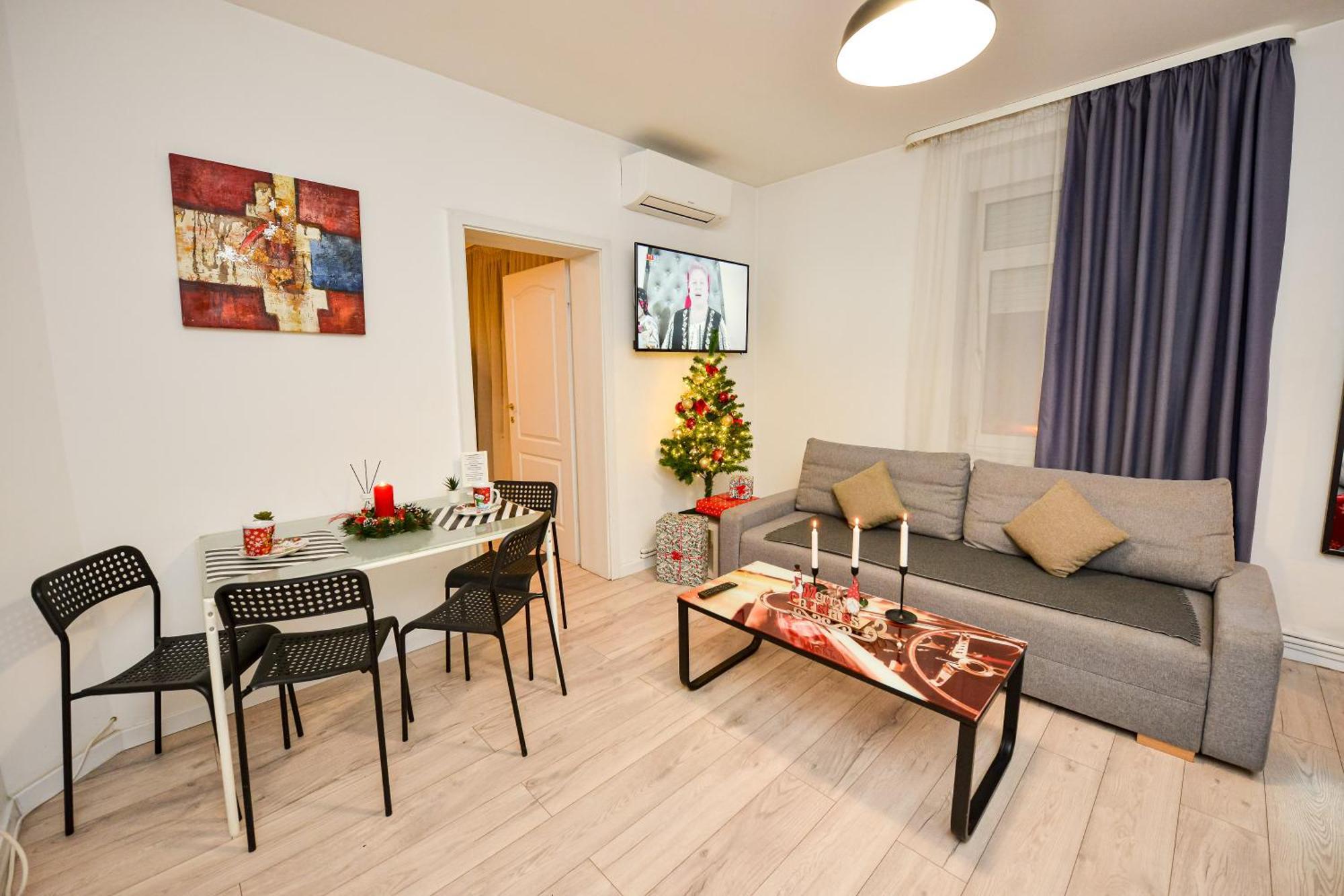 Ideal Center Apartment
