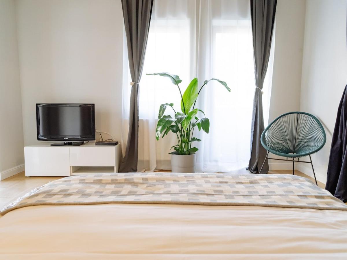 Apartment Double Near Cismigiu Park Bucharest