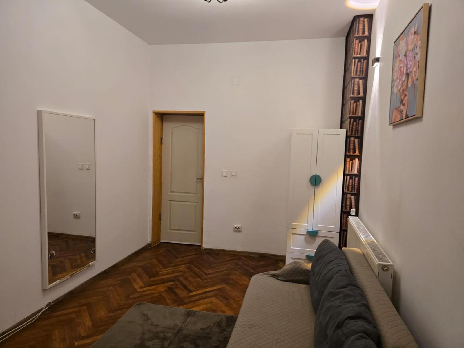 Ris Piata Romana Casa de hóspedes *