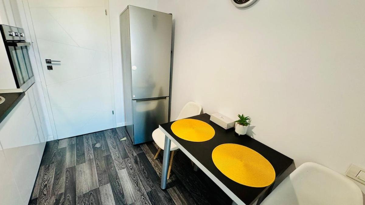 Apartment Chique Near Mall Plaza